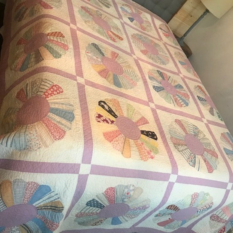 Antique Dresden Plate Quilt