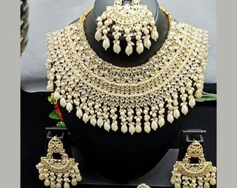 Kundan Style Bridal Gold Base With Earings Necklace Set With Tikka /perfect for any occasion/Asian Jewellery cream pearls Stone Sets