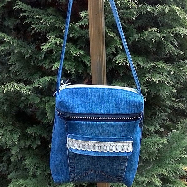 Bolso Upcycling jeans con un look fresco