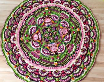 Masterpiece "CHRYSALIS" beautiful crochet blanket Afghan Blanket BLUMENWIESE approx. 140 cm round sofa blanket cuddly blanket wall hanging