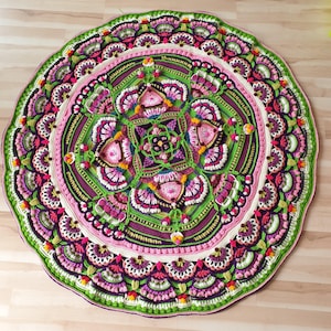 Handmade Afghan Blanket Masterpiece Blooming Round Crochet Flower Circular Bed Sofa Couch Throw Covering Floral Wall CHRYSALIS