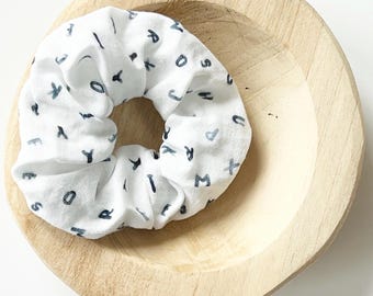 Scrunchie  'ALPHABET'  Haargummi  Zopfgummi  doppellagig  Weiß
