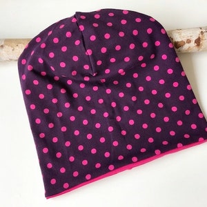 Gorro reversível com pontos roxo rosa