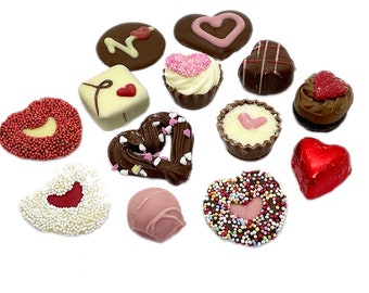 Mélange coeur coloré, cadeau fête des mères, cadeau saint valentin, cadeau anniversaire, chocolat, pralines, nougat noisette,