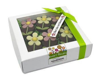 12 chokladblommor, present, förpackning, chokladpresent, personlig etikett, födelsedag, mors dag, alla hjärtans dag