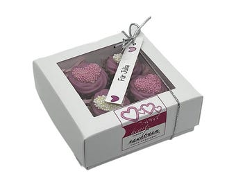 4 Heart Cupcakes, Mother's Day Gift, Valentine's Day, Birthday, Wedding, Chocolate, Pralines, Gift Wrapping, Chocolate Bar