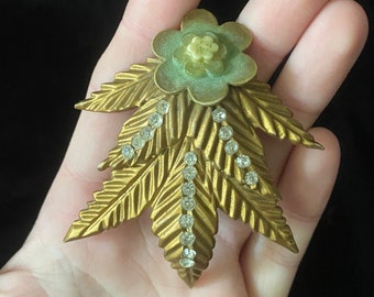 Vintage 1940’s gold leaves dress clip with flower and rhinestones