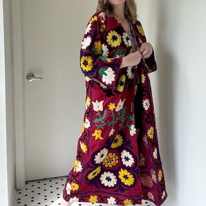 Vintage 1970’s magenta duster jacket with colorful embroidery flowers, size XL
