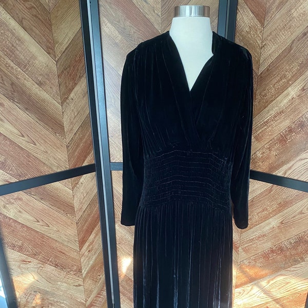 Vintage 1930’s black velvet dress with gathered waist, gown size XL