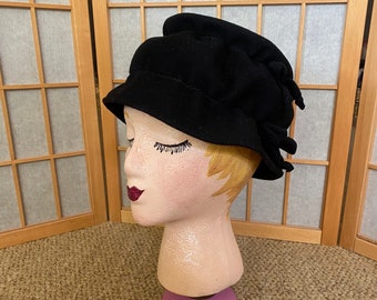 Vintage 1949’s black wool felt scrunch hat with bows