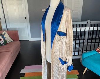Vintage 1940’s silver, gold and blue satin men’s robe, size large