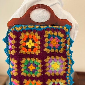 Monedero cuadrado Grandma vintage 1970s crochet, muy colorido