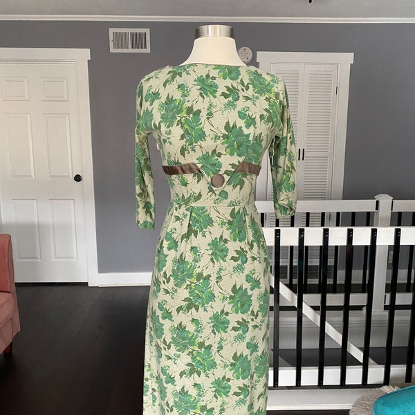 Vintage 1950’s green floral wiggle dress, size xs