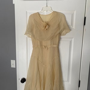 Vintage antique 1920’s 1930’s cream silk chiffon wedding gown with capelet and flower, size xs