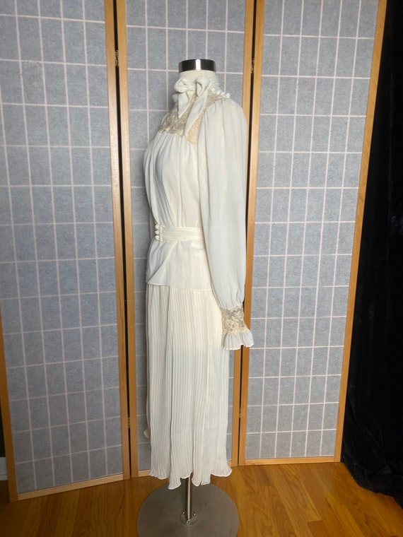 Vintage 1970’s sheer white two piece dress with l… - image 4