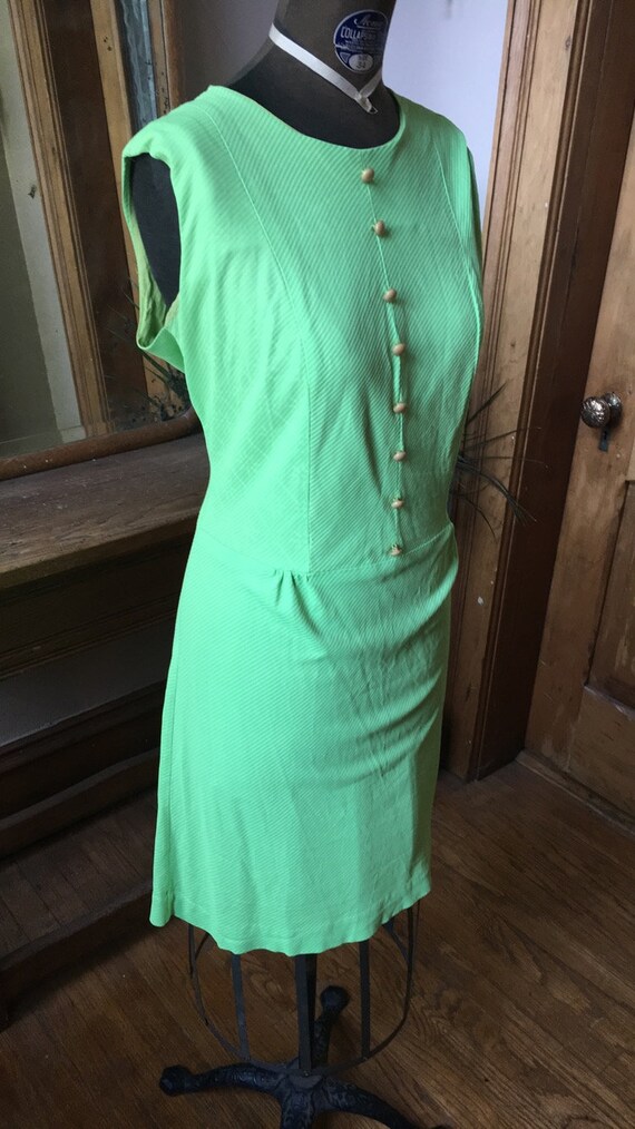 Vintage 1960's Lime Green Sleeveless Dress with b… - image 2