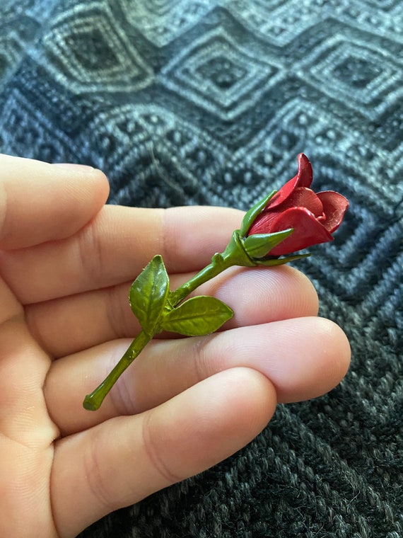 Vintage 1950’s red rose brooch - image 2