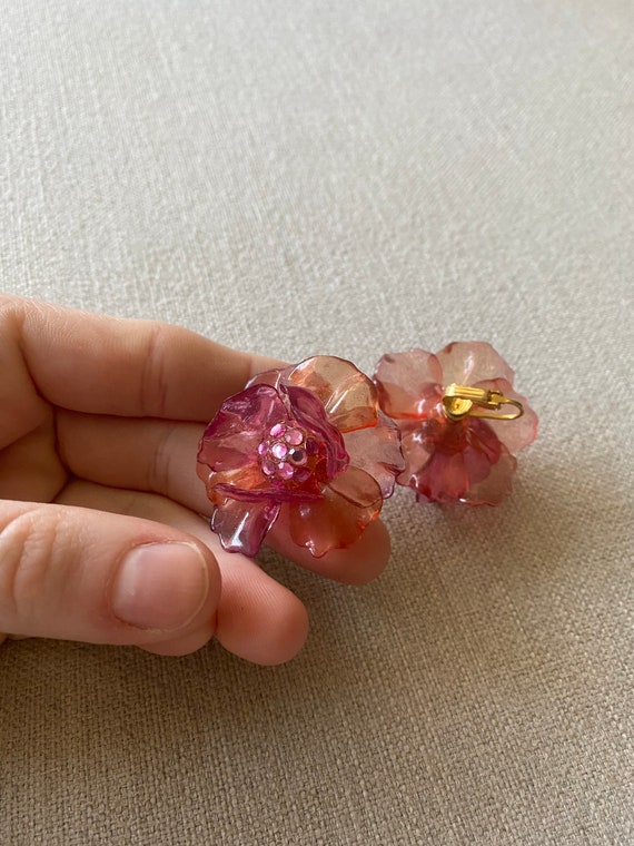 Vintge 1960's Pink Plastic Flower Clip On Earring… - image 4