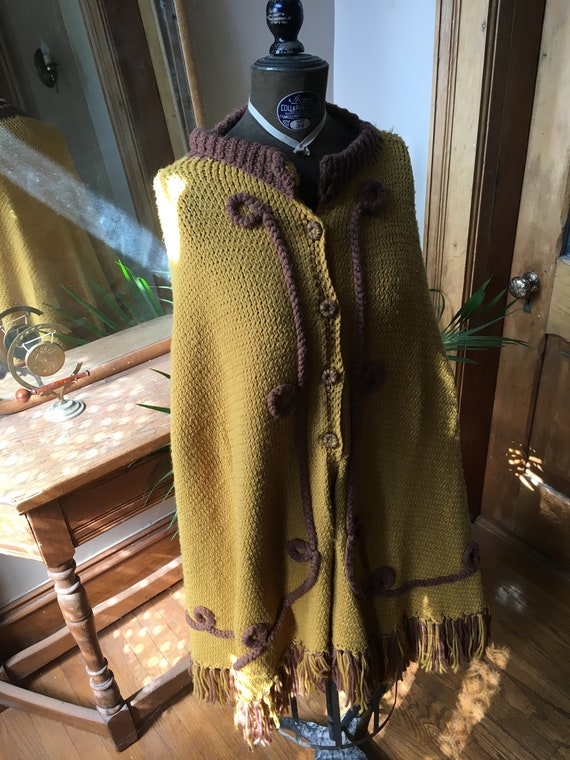 Vintage 1960's Yellow and Brown Knit Poncho - image 2