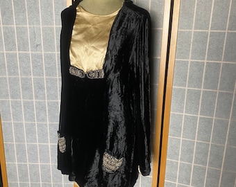 tunique à manches longues en velours noir vintage antique des années 1920 avec soie et perles, taille petite