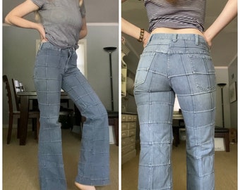 Vintage 1970 Aventura light wash flare jeans de mezclilla con textura cuadrada, tamaño pequeño