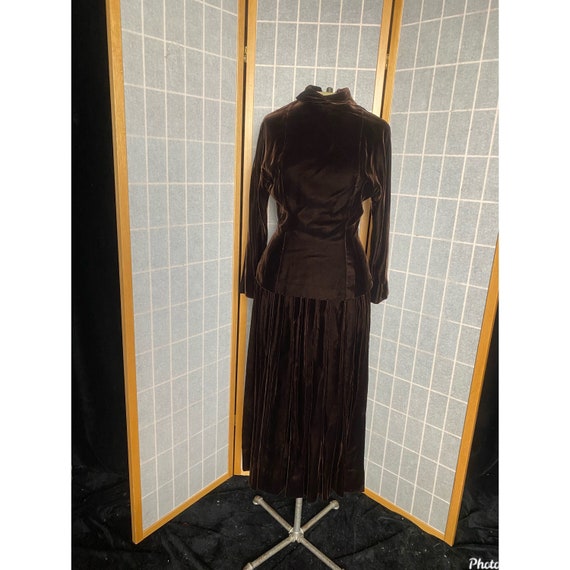 Vintage 1940’s 1950’s brown velvet top and skirt … - image 1