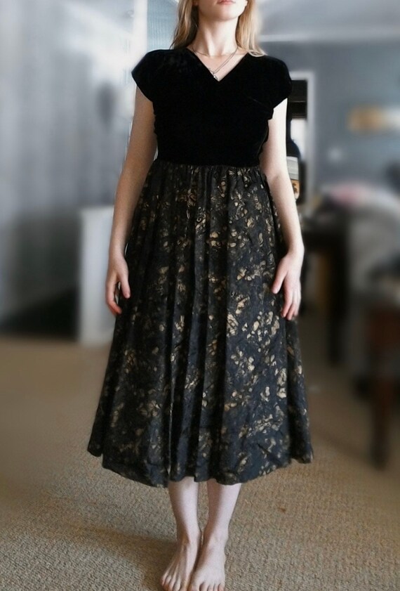 Vintage 1950's Black Velvet And Gold Skirt