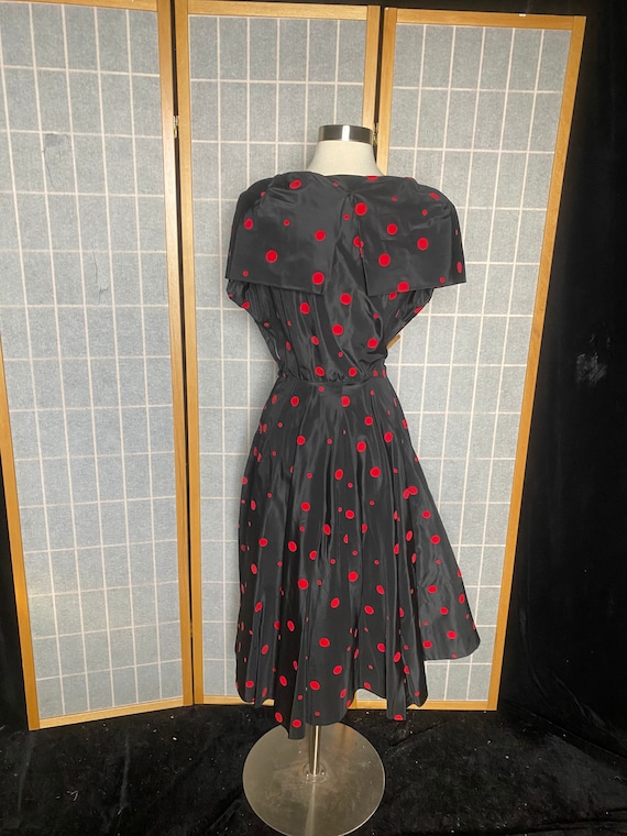 Vintage 1950’s black taffeta party dress with red… - image 8