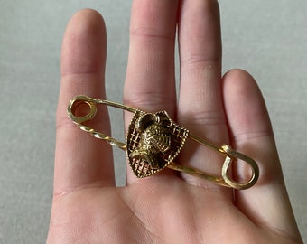 Vintage 1980's Gold Safety Pin With A Knight And Sheild Brooch