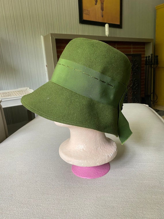 Vintage 1960's Green Wool Felt Hat With Ribbon An… - image 3