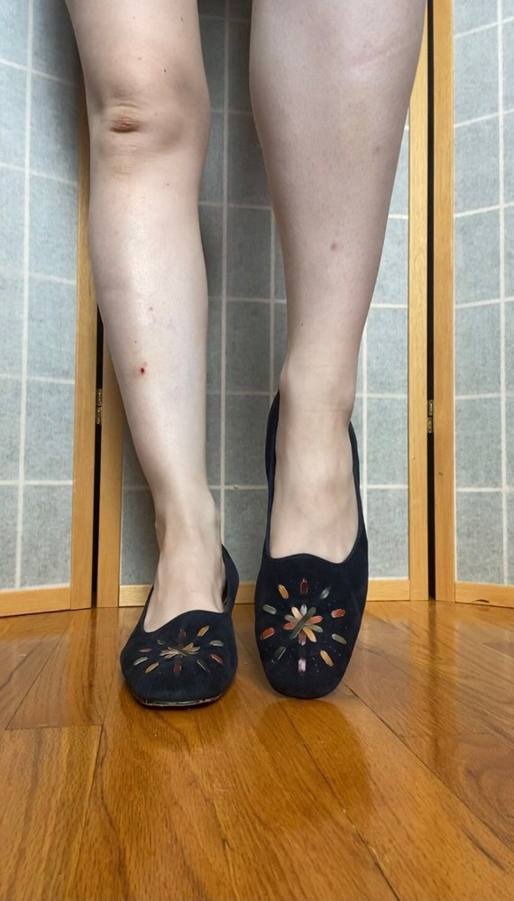 Vintage 1970’s blue suede slip on heels with color