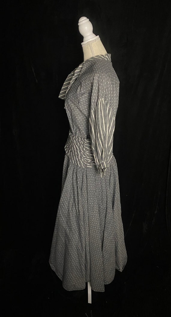 Vintage 1980’s gray and white stripe and polka do… - image 5