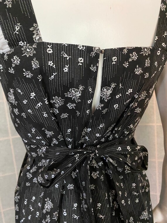 Vintage 1970’s black and white floral and lace, s… - image 7