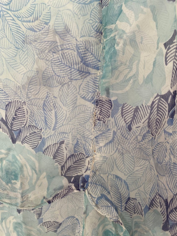 Vintage 1930’s sheer blue and white floral roses … - image 8