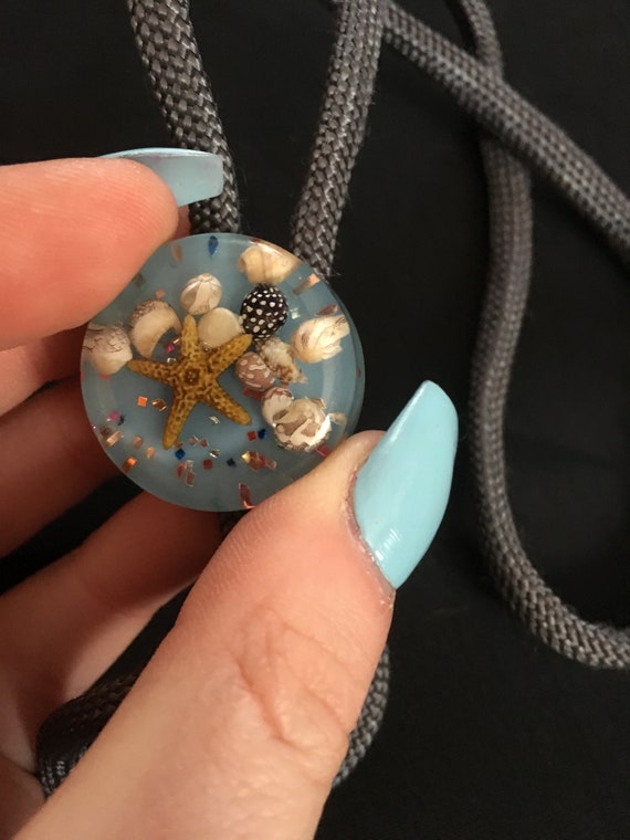 Vintage 1980's Light Blue Sea Shell Bolo Tie - image 5