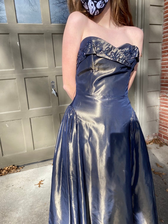 Vintage 1950’s strapless sharkskin party dress, s… - image 4