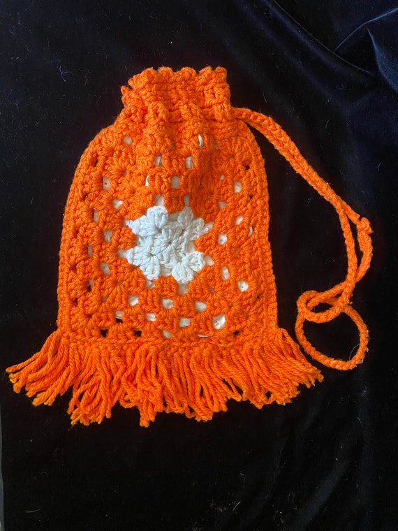 Vintage 1970’s handmade orange and white macrame … - image 2