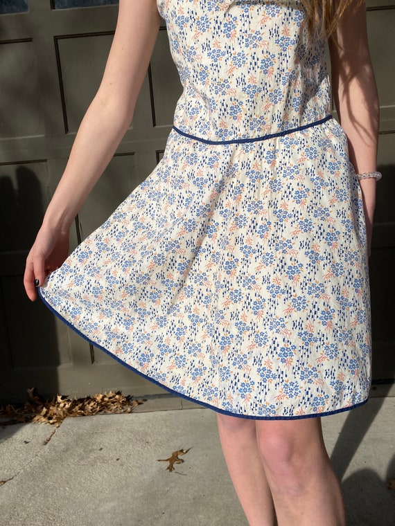 Vintage 1930’s white and blue cotton eyelet flora… - image 3