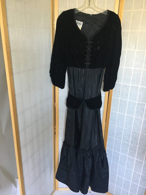 chinese dress ladies Lady Black Tie - Temptation Black Velvet Lace Midi Dress