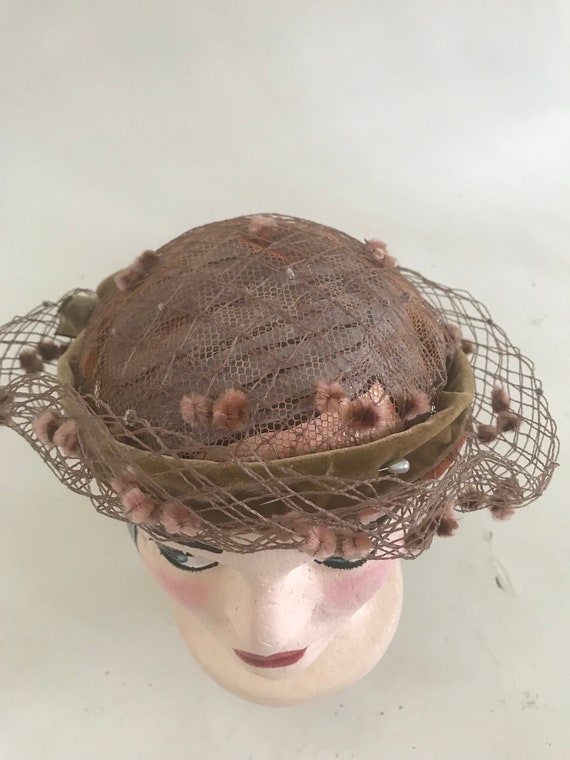 Vintage 1940s 1950s hat, tulle, net, velvet bow a… - image 2