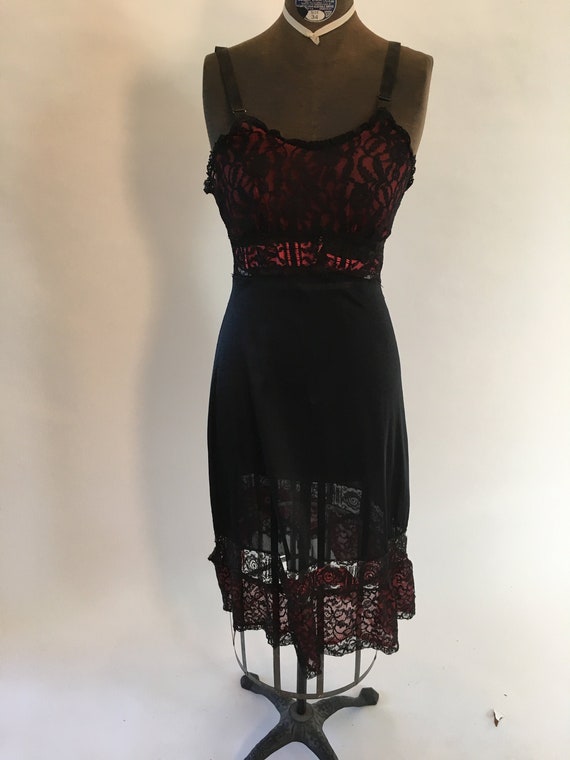 Vintage 1960' Black Nylon and Red Lace Full Linge… - image 1