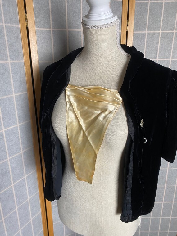 Vintage 1930’s black velvet short sleeve blouse w… - image 7