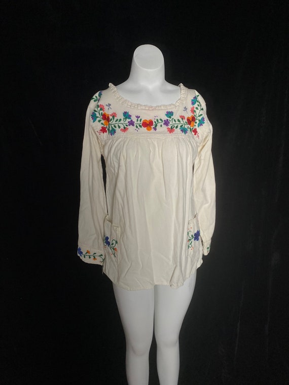 Vintage 1970’s cream cotton blouse with colorful … - image 2