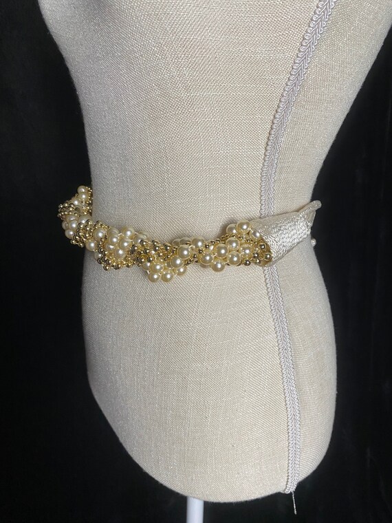Vintage 1980’s white and gold chunky beaded belt - image 4