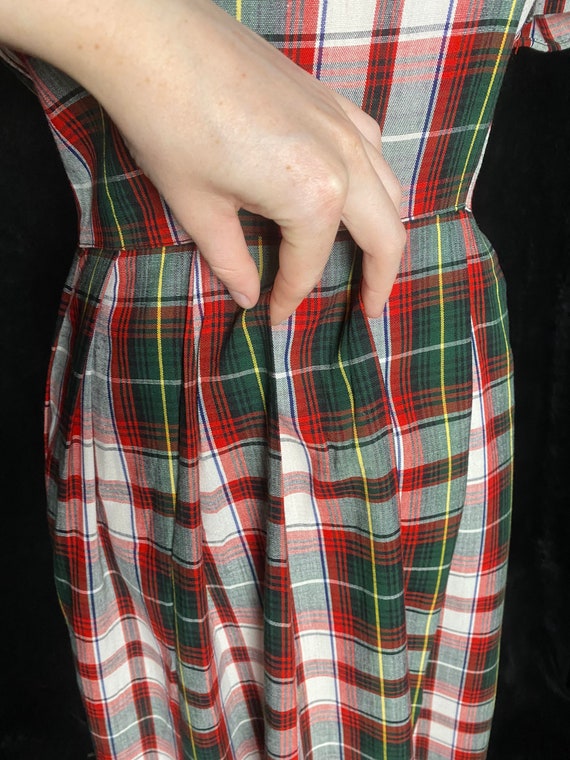 Vintage 1950’s red, white and green plaid Christm… - image 5