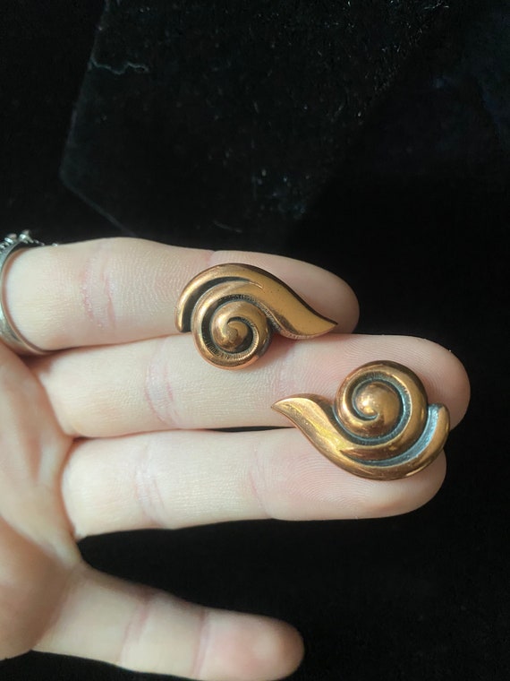 Vintage 1950’s pair of swirly copper scatter pins