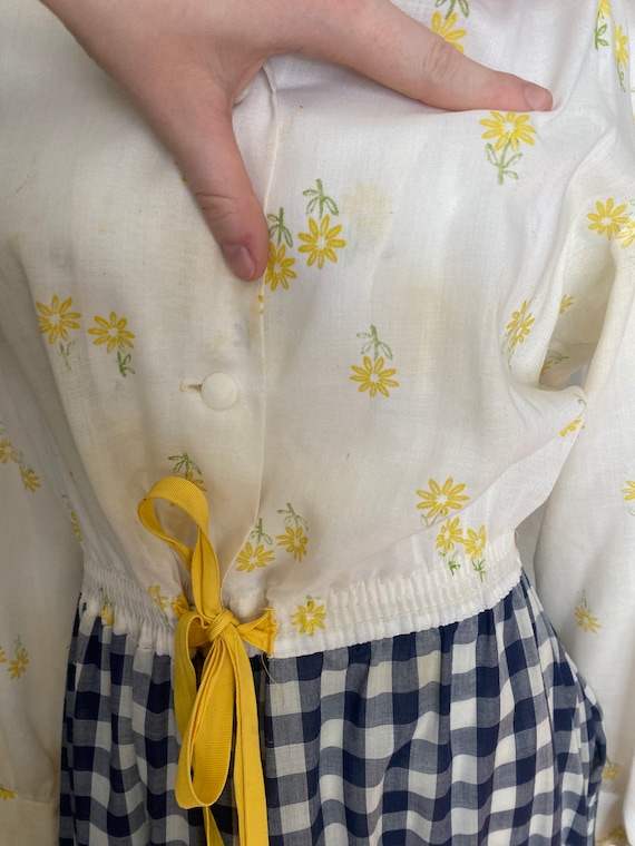 Vintage 1970’s yellow and white floral, blue ging… - image 3
