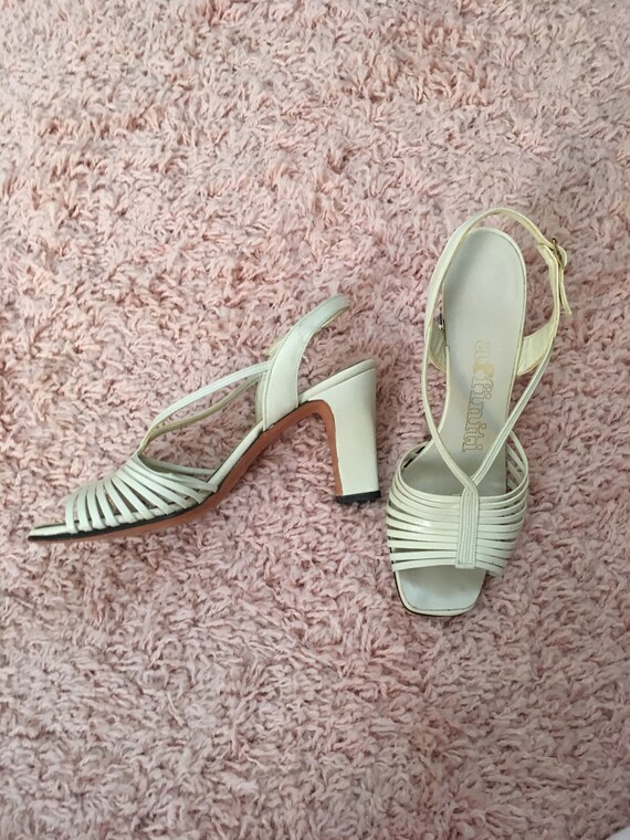 white heeled shoes size 6