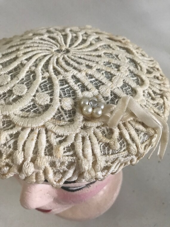 Vintage 1940s Cream off White Lace Hat With Pearl Like Bead 