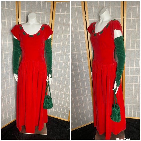 SALE Vintage 1940’s red and green cotton velvet C… - image 1